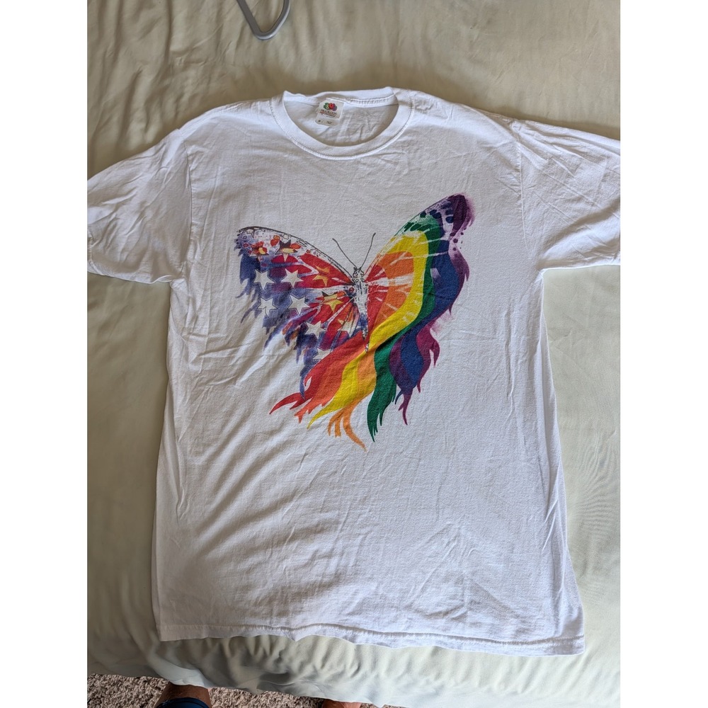 Fruit of the Loom White Butterfly American Flag Rainbow Graphic T-Shirt Mens M